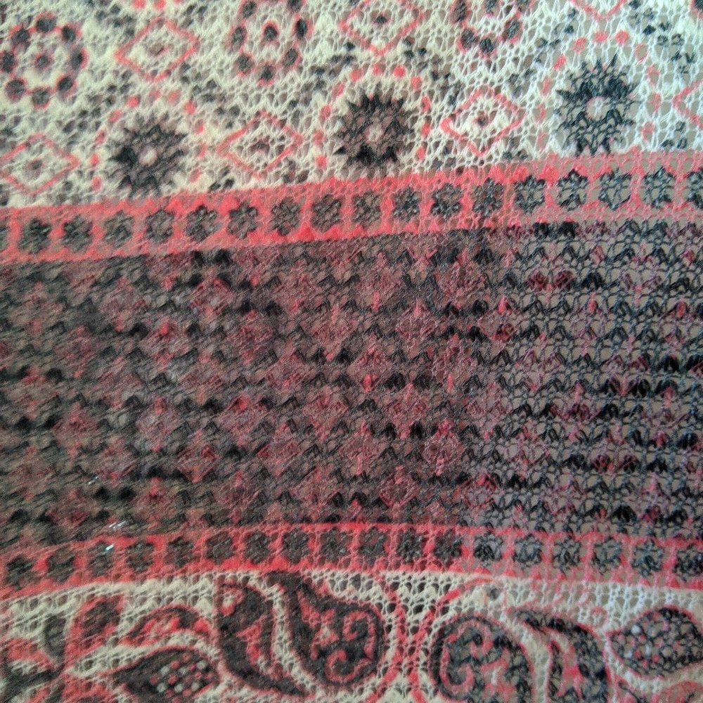 Orange Creek Womens SMALL Boho Gypsy Tassel Shawl w Pink and Gray Paisley Design - Picture 6 of 7